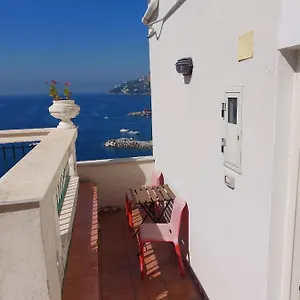 Affittacamere La Stanza Sul Porto Matrimoniale Piccina Piccina Con Vista Sul Porto Di Con Bagno Privato